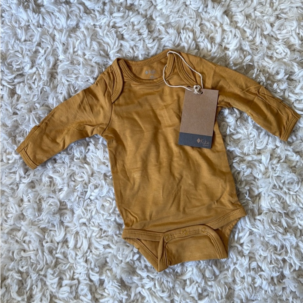 Kyte Baby long sleeve onesie newborn size